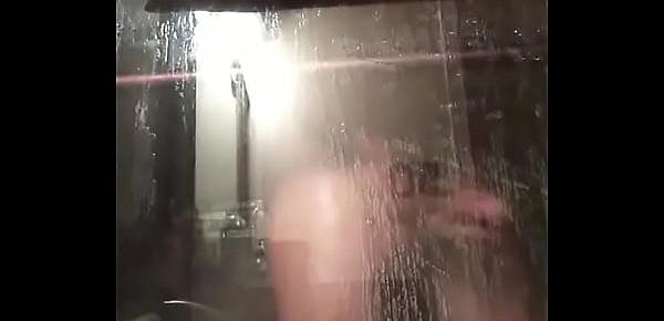  Shower fun